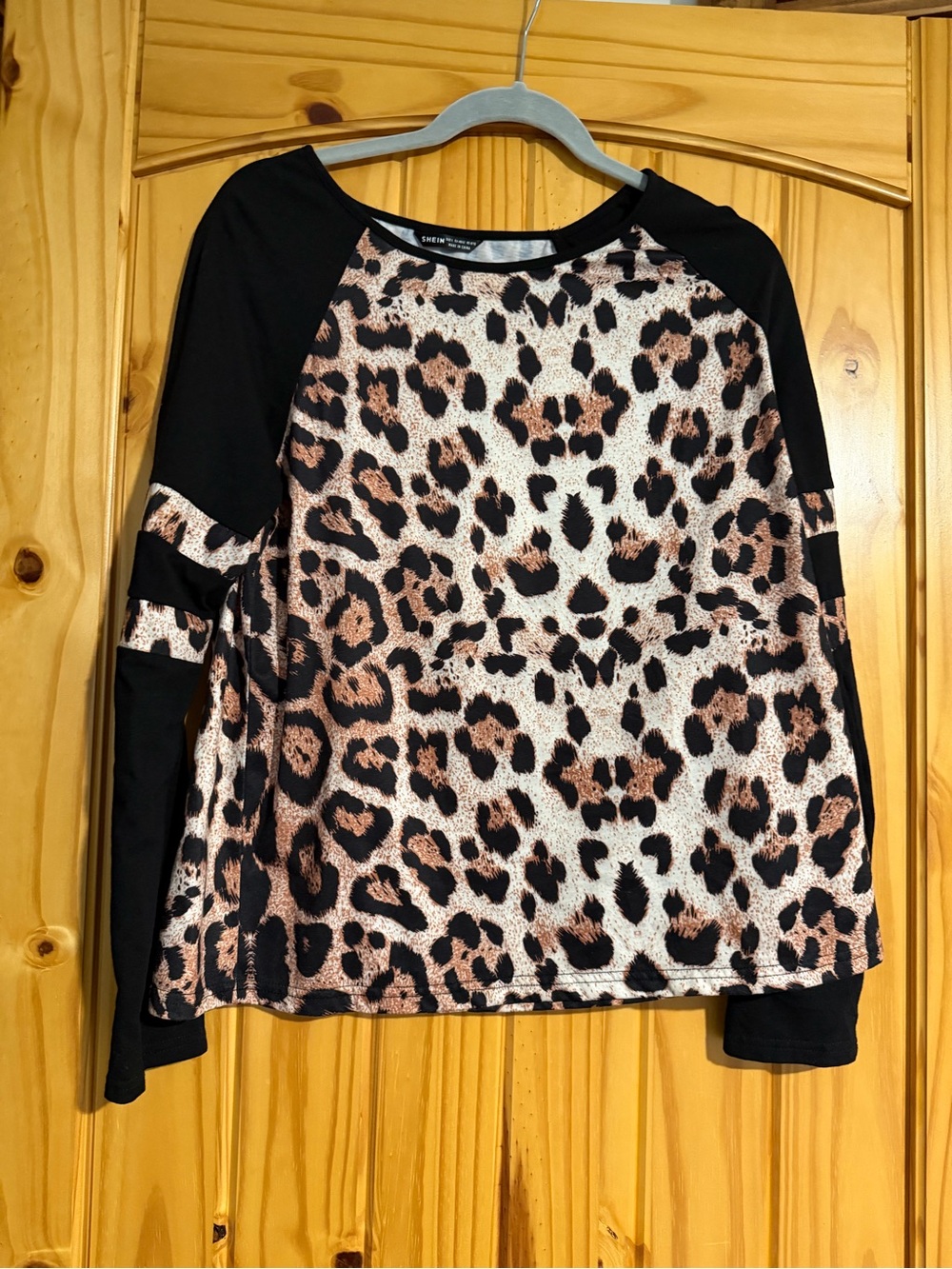 SHEIN Black Raglan Long Sleeve Leopard Print Top